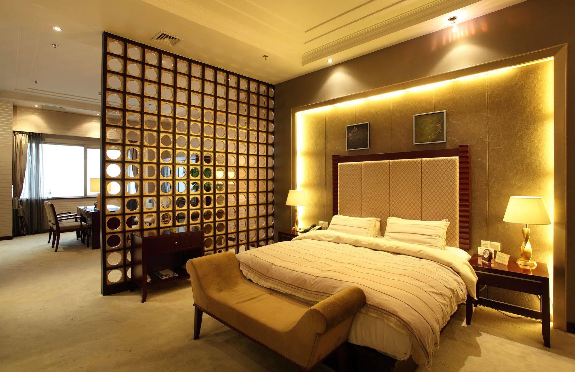 Weilai Conifer Hotel Zhengzhou Buitenkant foto
